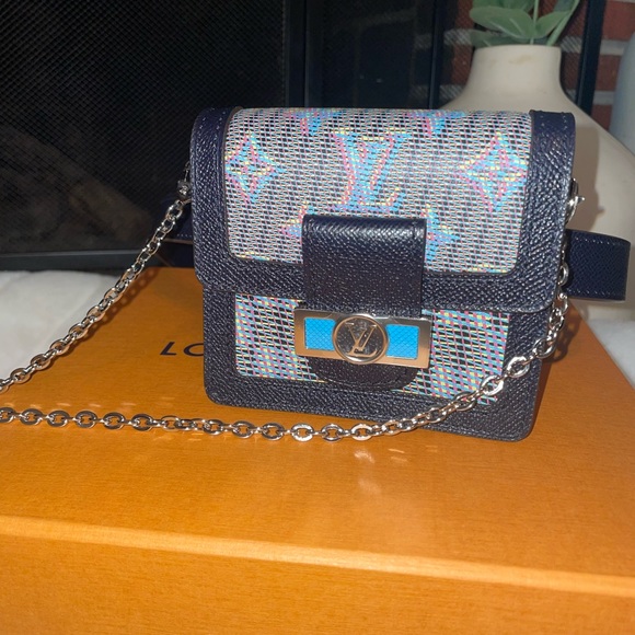 SOLD!!! Louis Vuitton Bumbag New Limited Edition - Picture 4 of 8